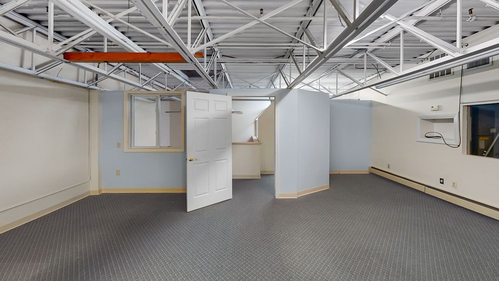 13 Westminster St, Lewiston, ME 04240